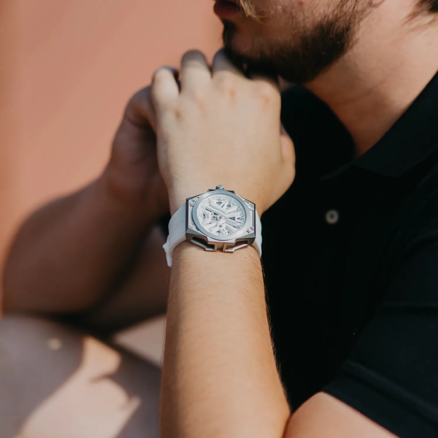 Mateo Moretti Chienti Bianca on wrist – casual men’s luxury watch with black t-shirt
