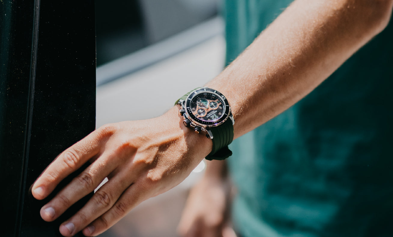 Mateo Moretti Natisone stainless steel chronograph men’s watch with green strap – outdoor lifestyle photo