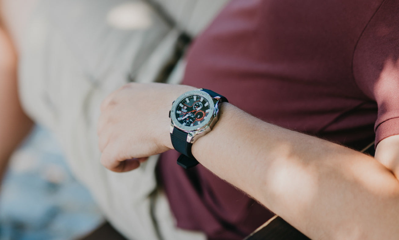 Mateo Moretti Sillaro Argento men’s chronograph watch with black strap – outdoor lifestyle photo